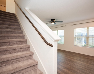 5403 Rosser Ruby Way - Photo Thumbnail 3