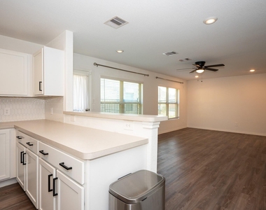 5403 Rosser Ruby Way - Photo Thumbnail 8