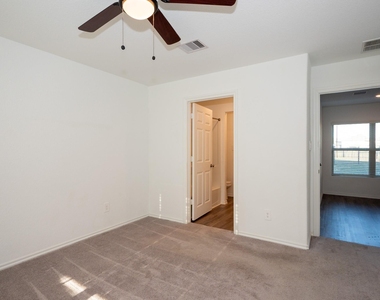 5403 Rosser Ruby Way - Photo Thumbnail 13