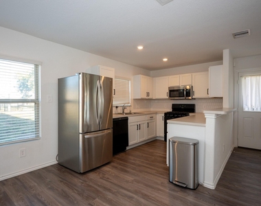 5403 Rosser Ruby Way - Photo Thumbnail 11