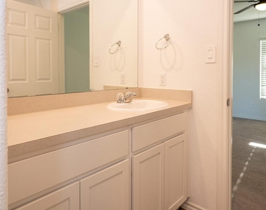 5403 Rosser Ruby Way - Photo Thumbnail 17