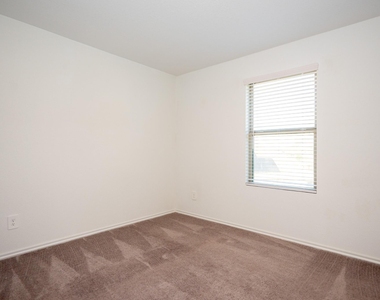 5403 Rosser Ruby Way - Photo Thumbnail 29