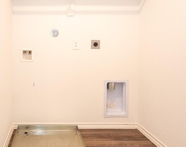 5403 Rosser Ruby Way - Photo Thumbnail 22