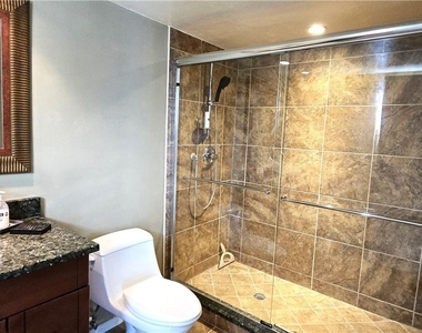 69 Georgetown Boulevard - Photo Thumbnail 12