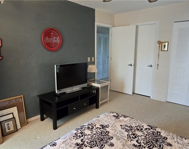 69 Georgetown Boulevard - Photo Thumbnail 14