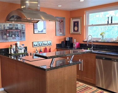 69 Georgetown Boulevard - Photo Thumbnail 8