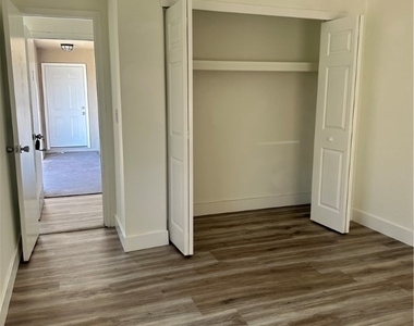 2105 Se 15th Place - Photo Thumbnail 12