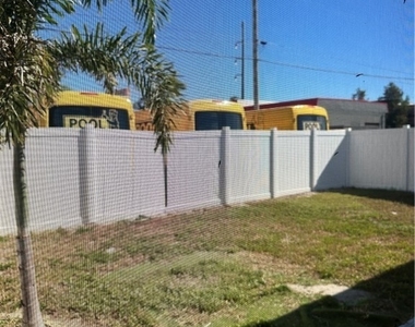2105 Se 15th Place - Photo Thumbnail 10
