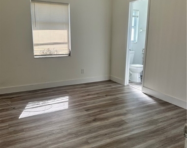 2105 Se 15th Place - Photo Thumbnail 6