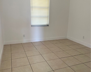 2105 Se 15th Place - Photo Thumbnail 13