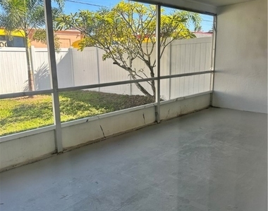 2105 Se 15th Place - Photo Thumbnail 20