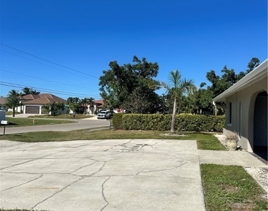 2105 Se 15th Place - Photo Thumbnail 24
