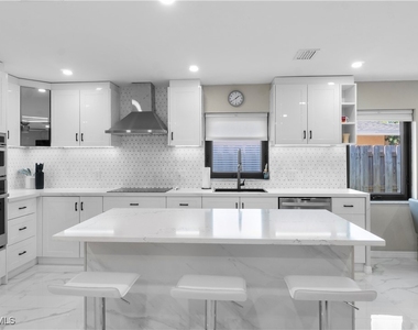 659 108th Avenue N - Photo Thumbnail 8