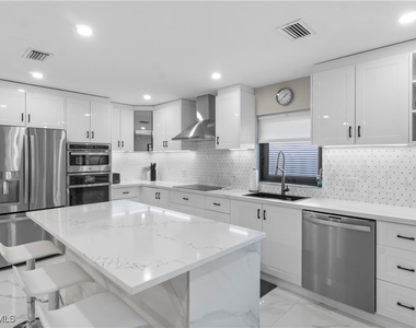 659 108th Avenue N - Photo Thumbnail 7