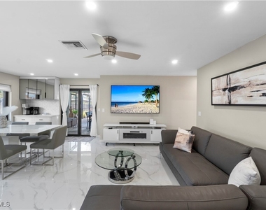 659 108th Avenue N - Photo Thumbnail 3