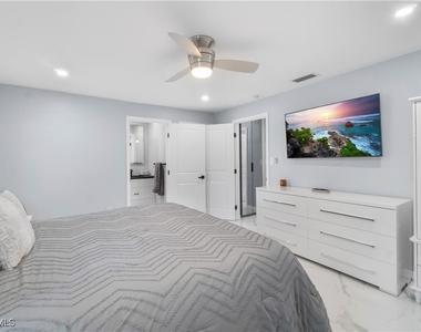 659 108th Avenue N - Photo Thumbnail 14