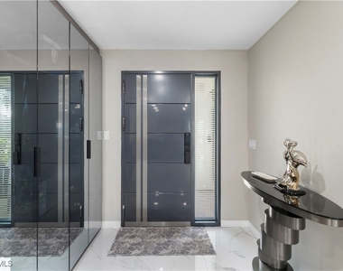 659 108th Avenue N - Photo Thumbnail 2