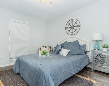 3001 Hillcroft Street - Photo Thumbnail 3