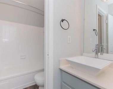 3001 Hillcroft Street - Photo Thumbnail 23