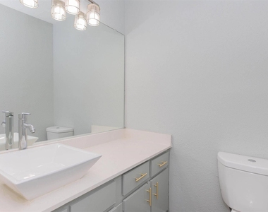 3001 Hillcroft Street - Photo Thumbnail 15