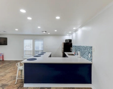 1100 Graham Drive - Photo Thumbnail 17