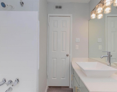 3001 Hillcroft Street - Photo Thumbnail 12