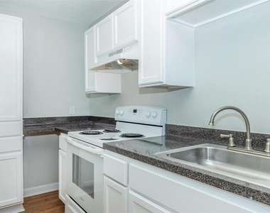 3001 Hillcroft Street - Photo Thumbnail 34
