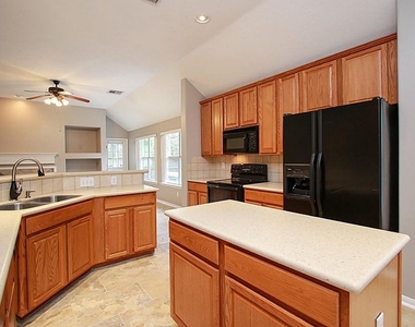 155 Avonlea Court - Photo Thumbnail 8