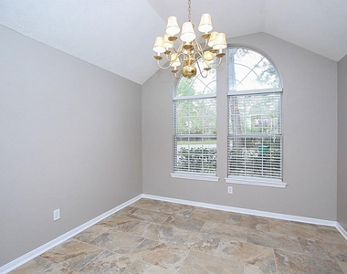 155 Avonlea Court - Photo Thumbnail 7