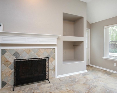 155 Avonlea Court - Photo Thumbnail 4
