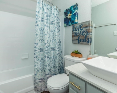 3001 Hillcroft Street - Photo Thumbnail 5