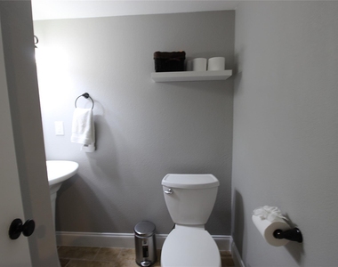 10386 Hammerly Boulevard - Photo Thumbnail 5