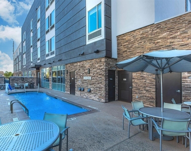 1350 Broadfield Blvd - Photo Thumbnail 18