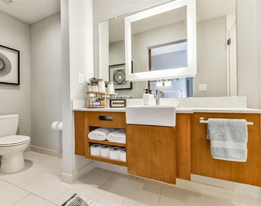 1350 Broadfield Blvd - Photo Thumbnail 11