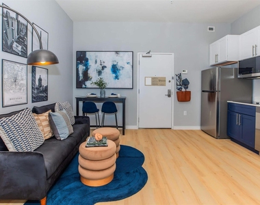 1350 Broadfield Blvd - Photo Thumbnail 3