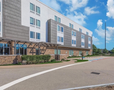 1350 Broadfield Blvd - Photo Thumbnail 13
