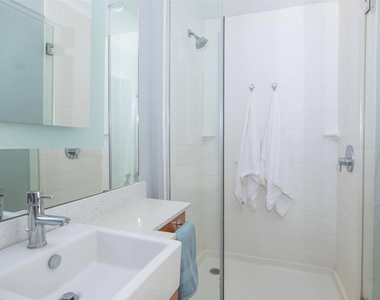 1350 Broadfield Blvd - Photo Thumbnail 8