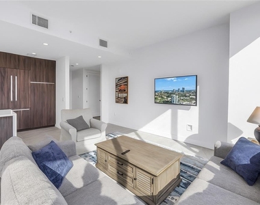 777 3rd Avenue N - Photo Thumbnail 9