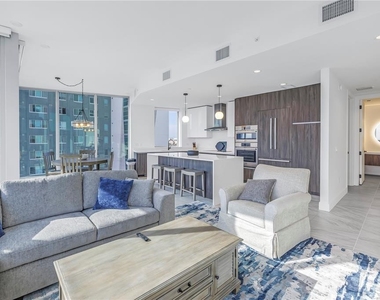 777 3rd Avenue N - Photo Thumbnail 8