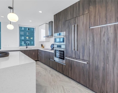 777 3rd Avenue N - Photo Thumbnail 13