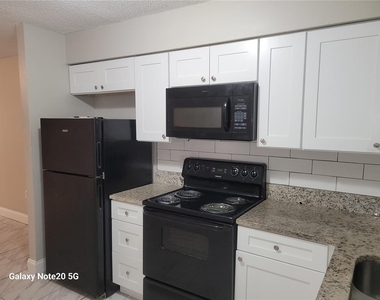 1015 Beecher Street - Photo Thumbnail 4