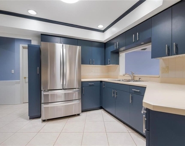 133 1st Avenue - Photo Thumbnail 7