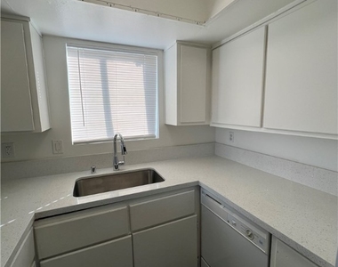 6942 Appleton Drive - Photo Thumbnail 12