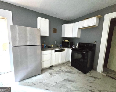 947 Troupe Street - Photo Thumbnail 2