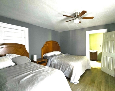 947 Troupe Street - Photo Thumbnail 4