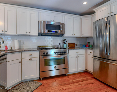 94 Clark Avenue - Photo Thumbnail 11