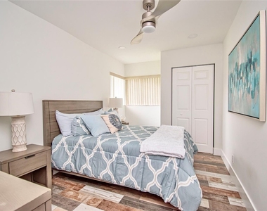 6557 Country Wood Way - Photo Thumbnail 13