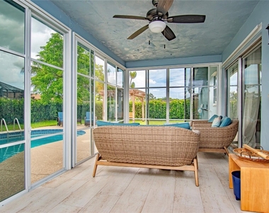 6557 Country Wood Way - Photo Thumbnail 16