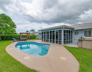 6557 Country Wood Way - Photo Thumbnail 21
