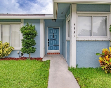6557 Country Wood Way - Photo Thumbnail 24